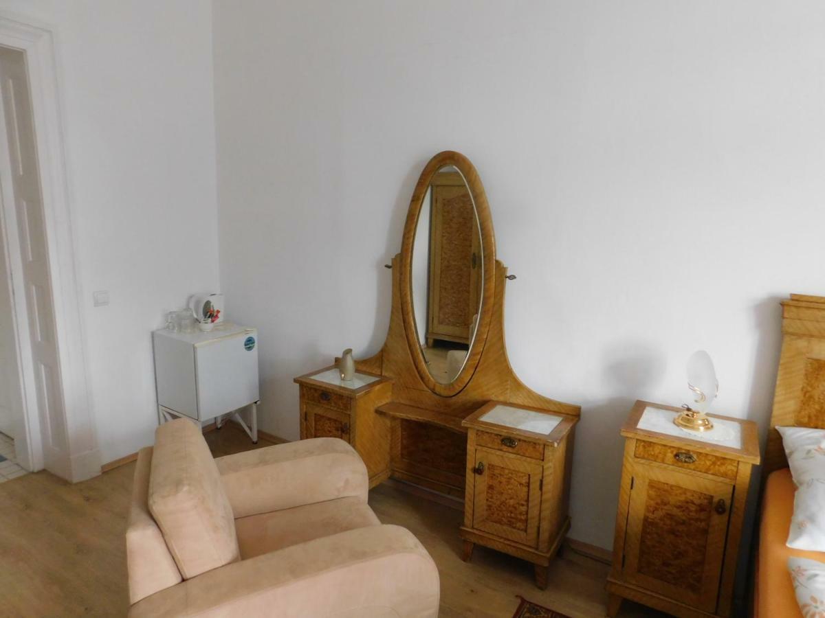 Vila Arnau Hostinné Buitenkant foto