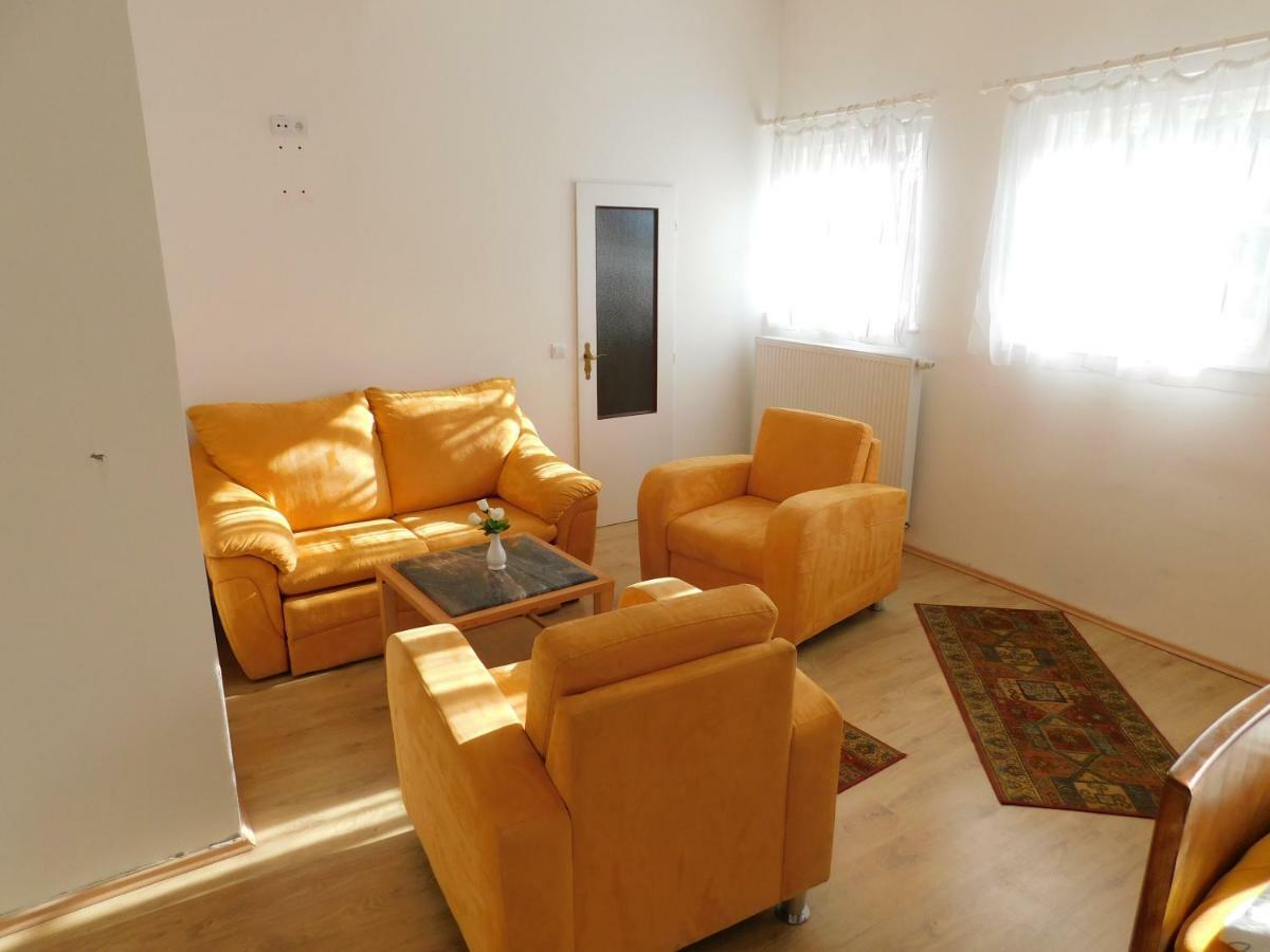 Vila Arnau Hostinné Buitenkant foto