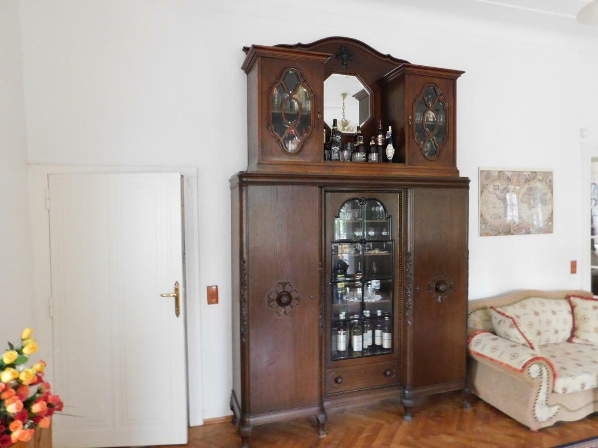 Vila Arnau Hostinné Buitenkant foto