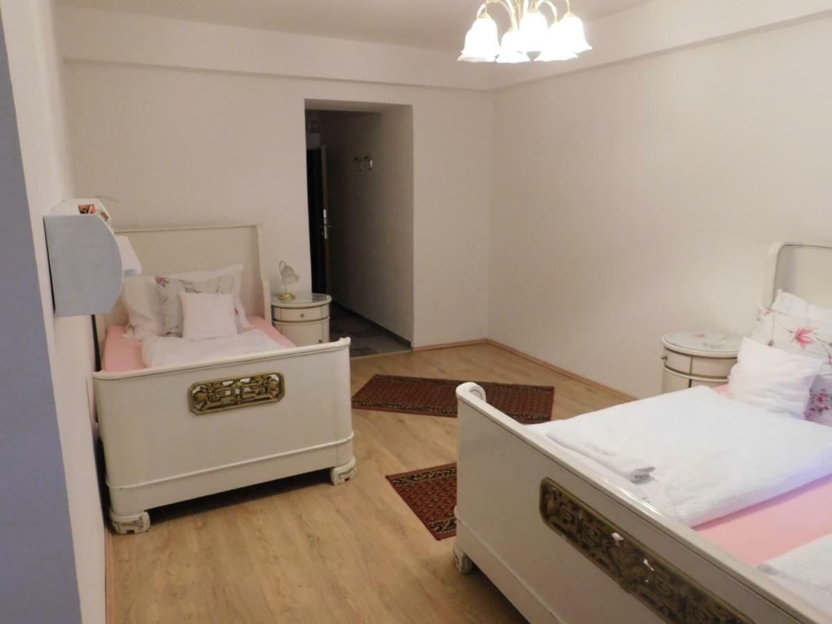 Vila Arnau Hostinné Buitenkant foto